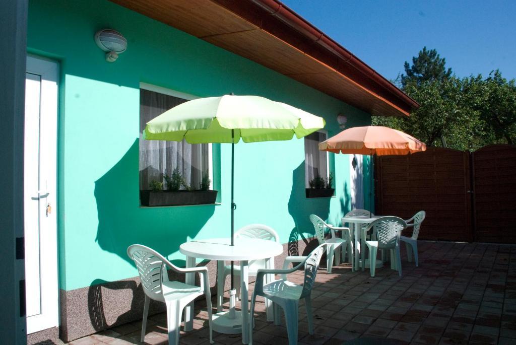 Herbenka Hotel Hustopece Exterior photo
